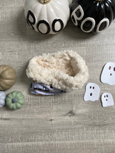 Load image into Gallery viewer, Ghost town - Snoods
